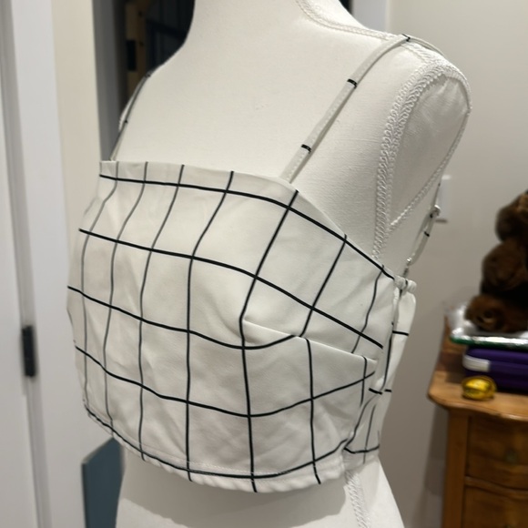 Revamped- Canadian design. Sexy crop top - Picture 6 of 7